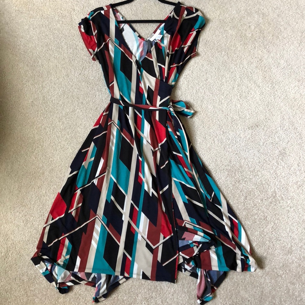 Bold Geometric Patterned Faux-wrap Maternity Dress